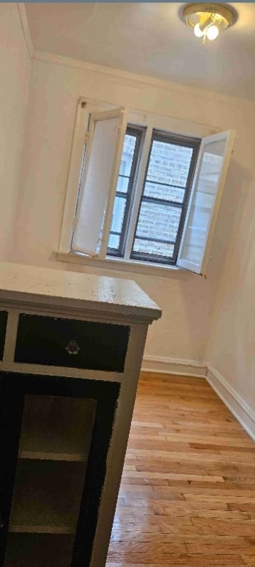 Building Photo - 8119 S Vernon Ave