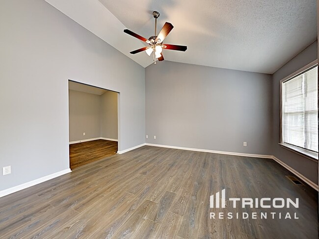 Building Photo - 125 Pinto Dr