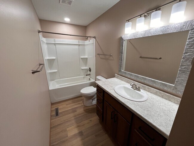 Foto del edificio - 5213 E Prospect St