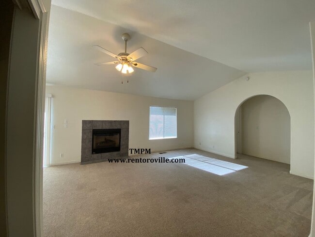Building Photo - 29 Ridge Line Ct