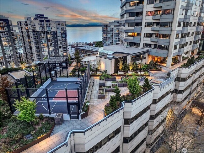 Foto del edificio - 2821 2nd Ave