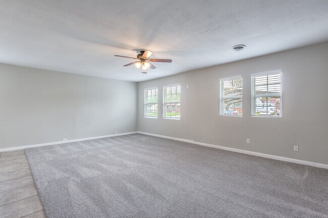 Foto del edificio - 404 S 200th E Ave