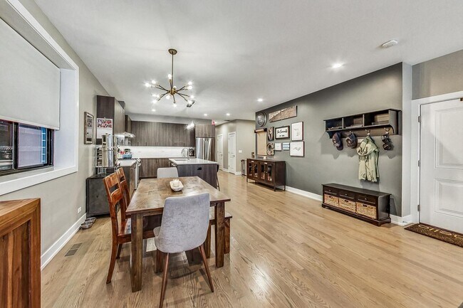 Foto del edificio - 2730 W Armitage Ave