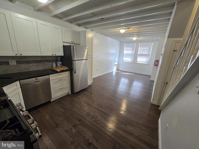 Building Photo - 712 S Randolph St