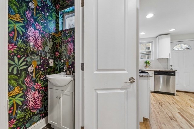 Foto del edificio - 2117 Titan St