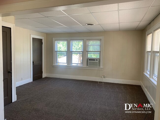 Foto del edificio - 713-715 W 16th St