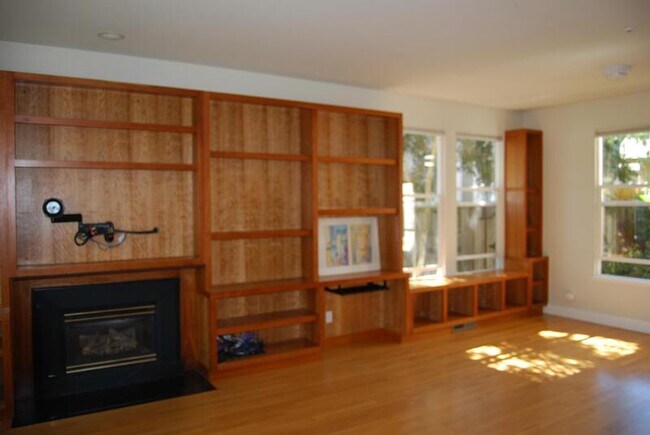 Building Photo - 143 Cypress Park