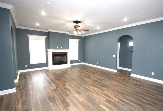 Building Photo - 610 Lyndal Ln