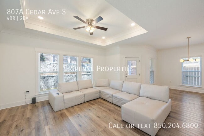 Building Photo - 807A Cedar Ave S