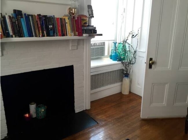 Photo - 407 Angell St Apartment