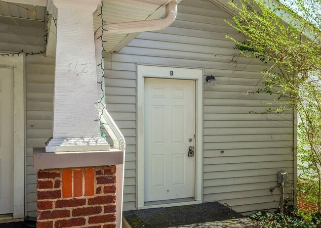 Photo - 112 S Seminole Dr - Unit B Apartment