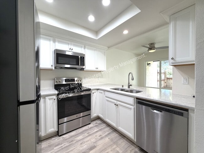 Foto del edificio - 325 E Rice Ranch Rd