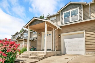 Building Photo - 1422-1422 Marigold Dr