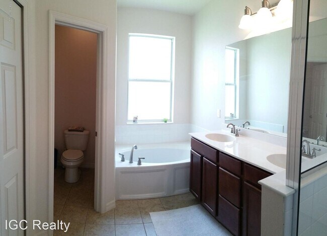 Foto del edificio - 3 br, 2 bath House - 2150 Bridgeport Circle