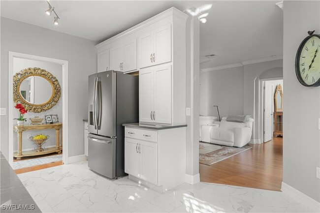 Building Photo - 8310 Big Acorn Cir