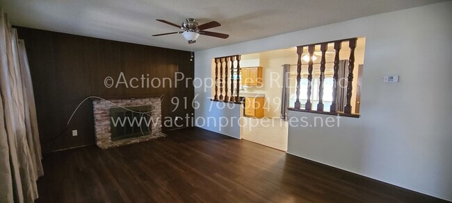 Building Photo - Charming 3 Bed, 2 Bath - Den & Enclosed Su...