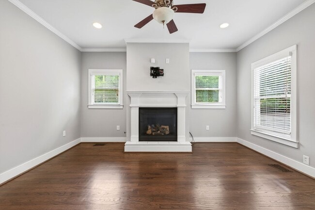 Building Photo - Decatur's Hidden Gem: Renovated 3BR Retreat with Expansive Backyard, Fruit Trees & Unbeatable Loc...