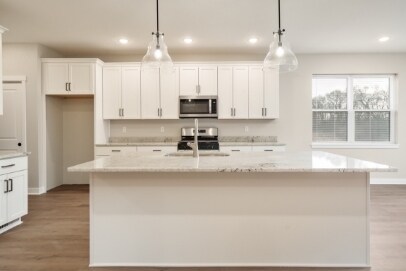 Building Photo - 5720 Willow Creek Ln