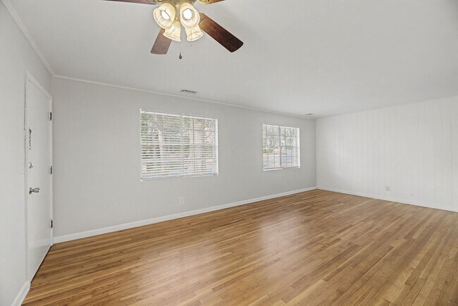 Foto del edificio - 465 Medlock Rd