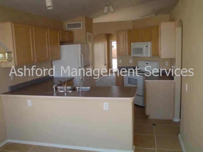 Building Photo - 657 W Gail Dr