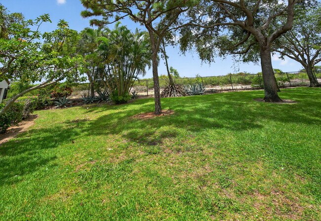 Building Photo - 405 Sea Oats Dr