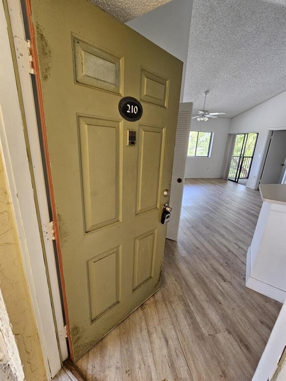 Foto del edificio - 2445 SW 18th Terrace