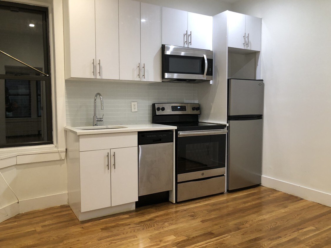 Foto principal - 194 Clinton Ave