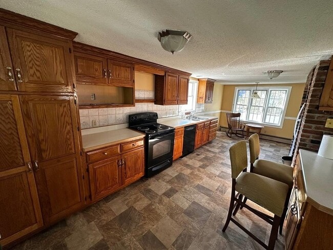 Building Photo - 51 Church St