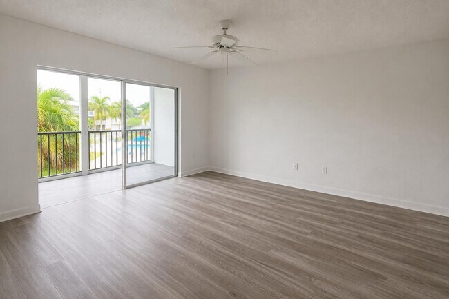 Foto del edificio - 9872 Marina Blvd