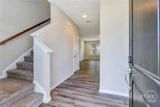 Building Photo - 580 Waybridge Way