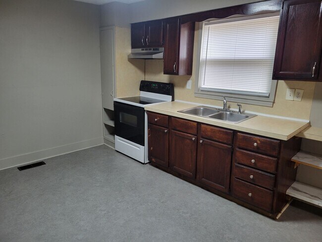 Foto del edificio - 2 Bedroom 1 Bath House $895!