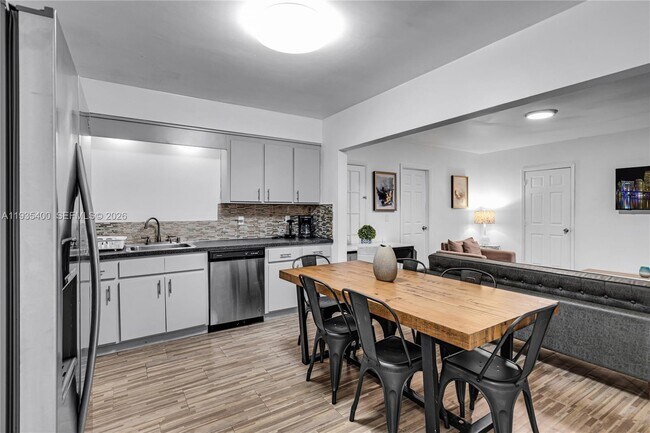 Foto del edificio - 977 SW 10th St