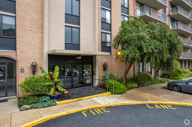 Entrance - Strath Haven Condominiums