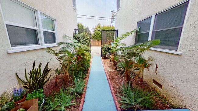 Building Photo - 4377 Lyceum Ave