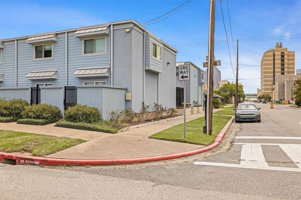 Primary Photo - 525 11th St