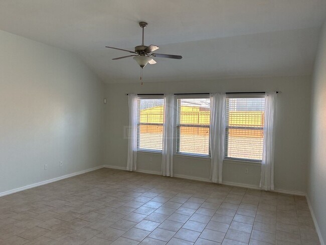 Foto del edificio - 6311 Serpentine Dr