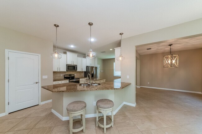 Foto del edificio - 4 Bed 2.5 Bath Gem In South Sarasota!!!