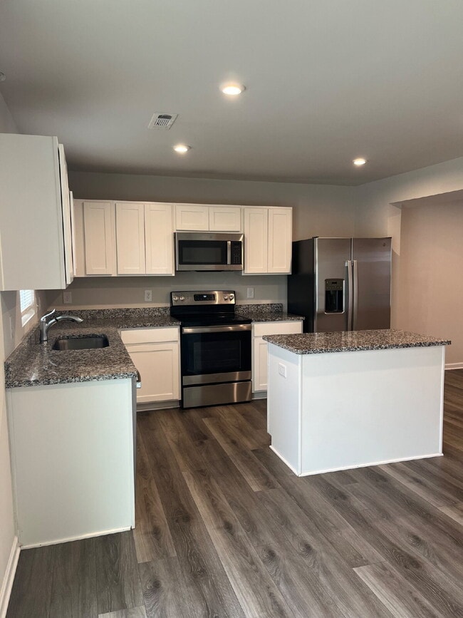 Building Photo - 1607 Mountain Ash Ln
