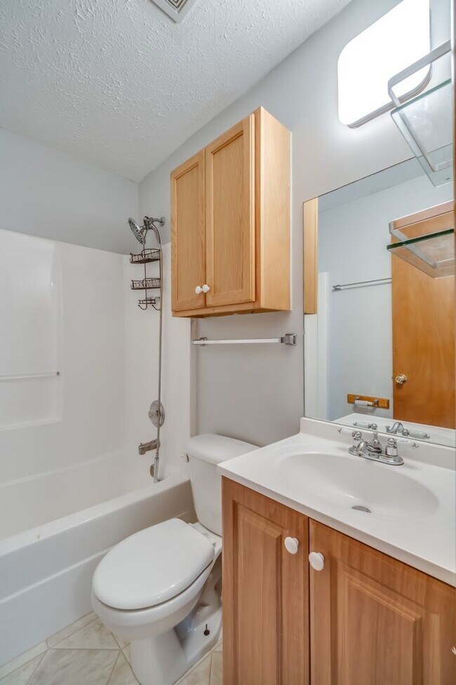 Building Photo - 1208 coreland dr