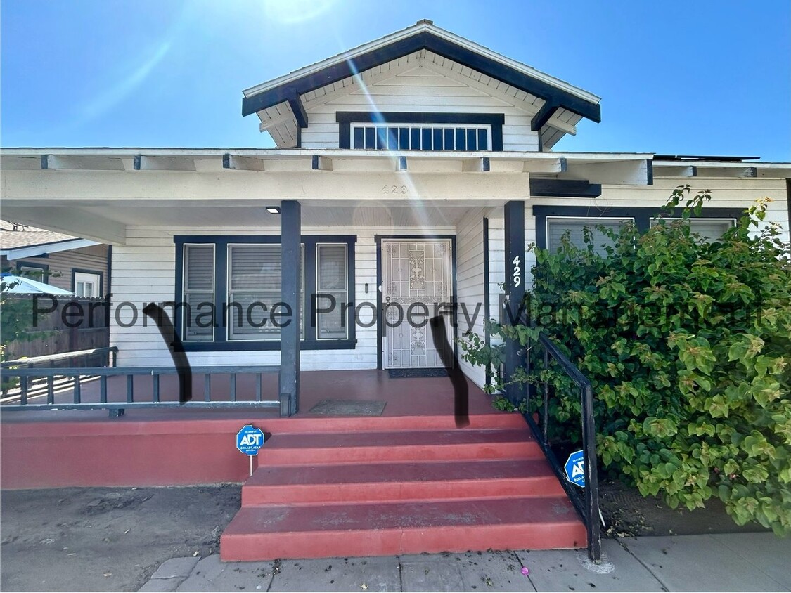 Primary Photo - Adorable 2 Bed/2 Bath Home with Solar and ...