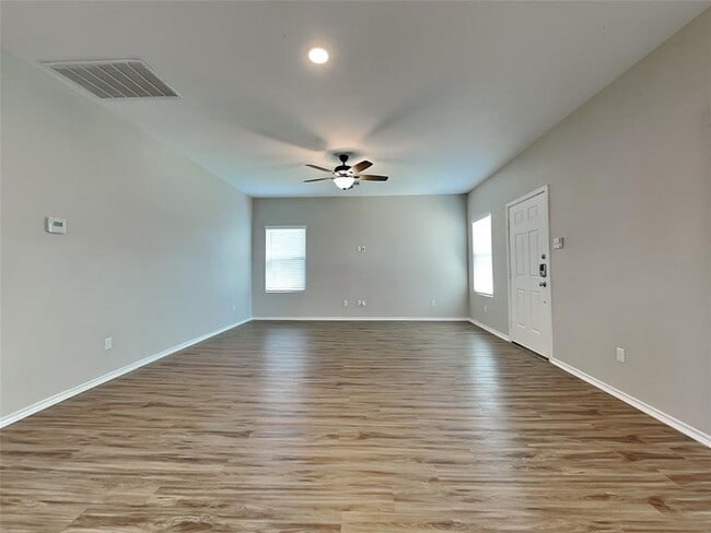 Building Photo - 217 Mica Trl