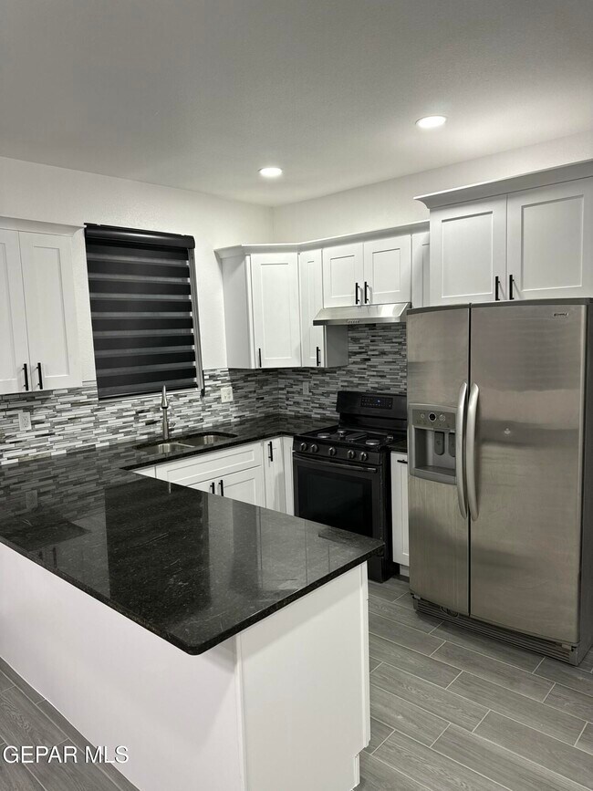 Building Photo - 12742 Acevedo Dr