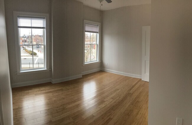 Foto del edificio - Stunning 1-Bedroom Apartment in the Heart of Schenectady!