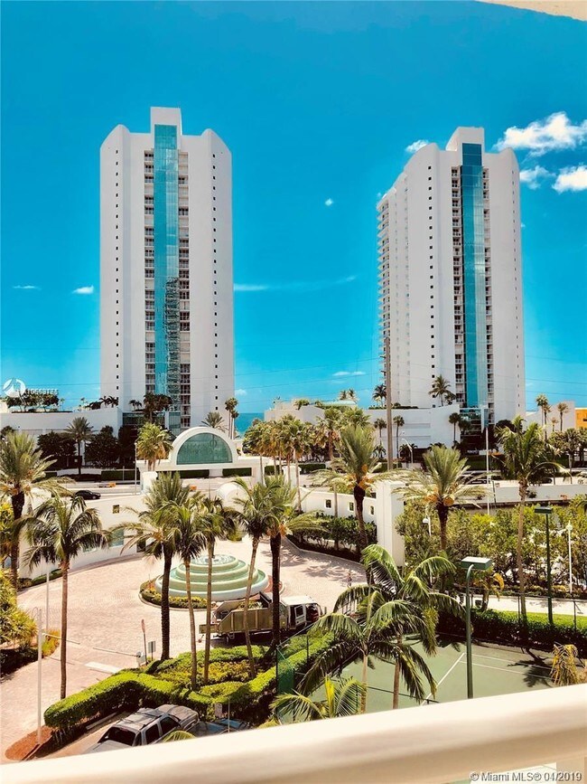 Building Photo - 16445 Collins Ave