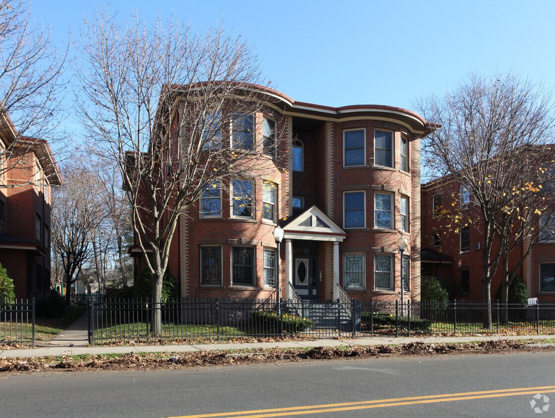 Building Photo - 148-160 Barbour St