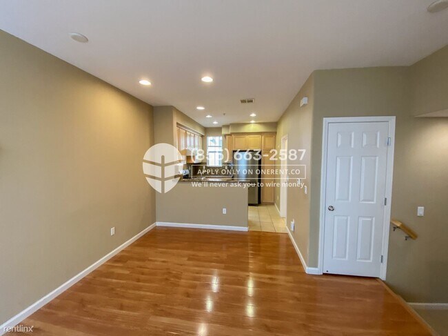 Building Photo - 235 Parc Pl Dr