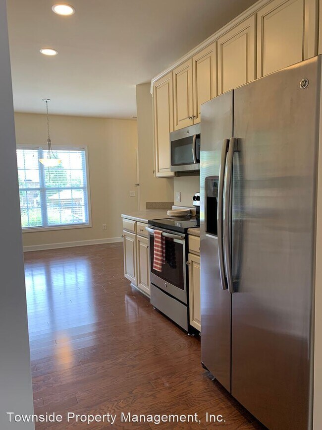 Building Photo - 2 br, 2.5 bath House - 175 Phoenix Blvd.
