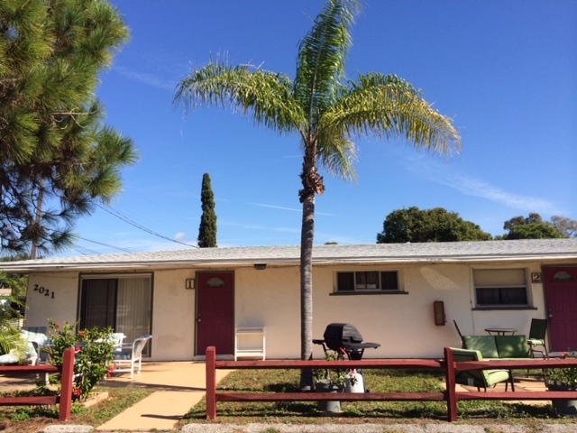 Building Photo - Englewood Escape Villas