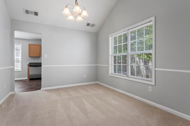 Foto del edificio - 7009 Mahonia Pl