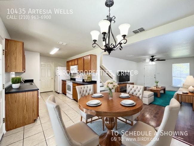 Building Photo - "Charming 3-Bedroom Home with 2.5 Baths in...